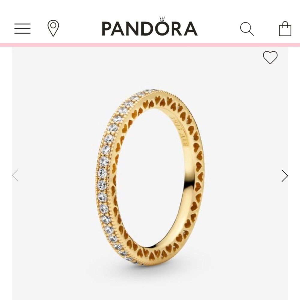 Sparkling ring of hearts